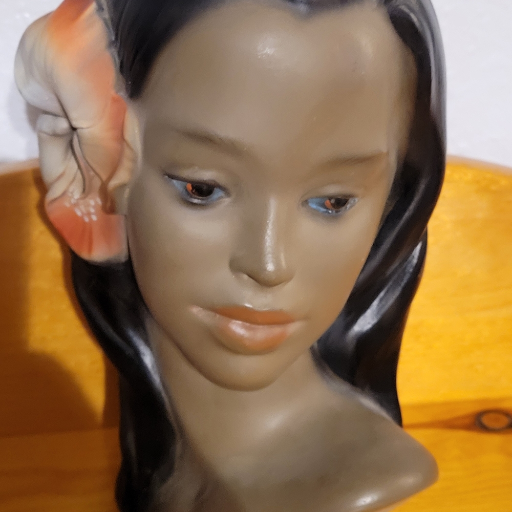 Antique Marwal Hula Lady Bust - Picture 2 of 6